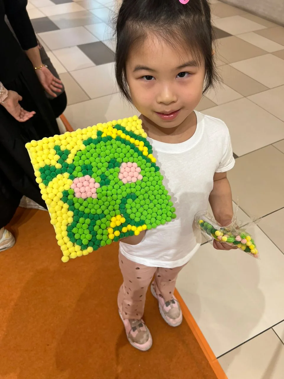 Pom-pom art in the workshop source photographs